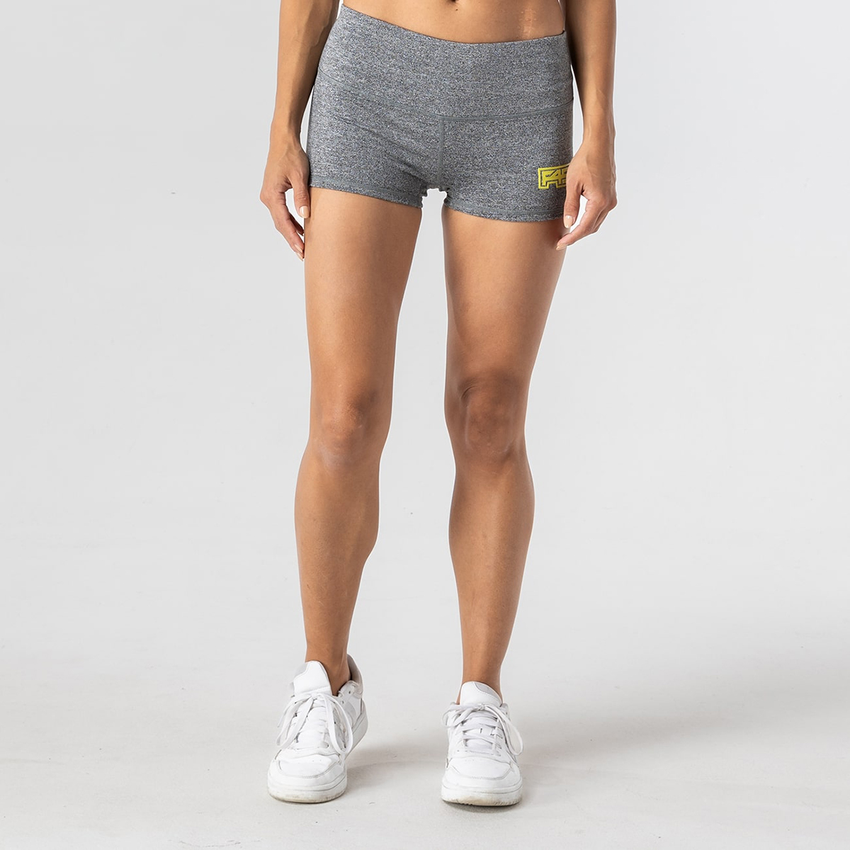 WOMENS F45 PERFORMANCE SHORTS Light Grey